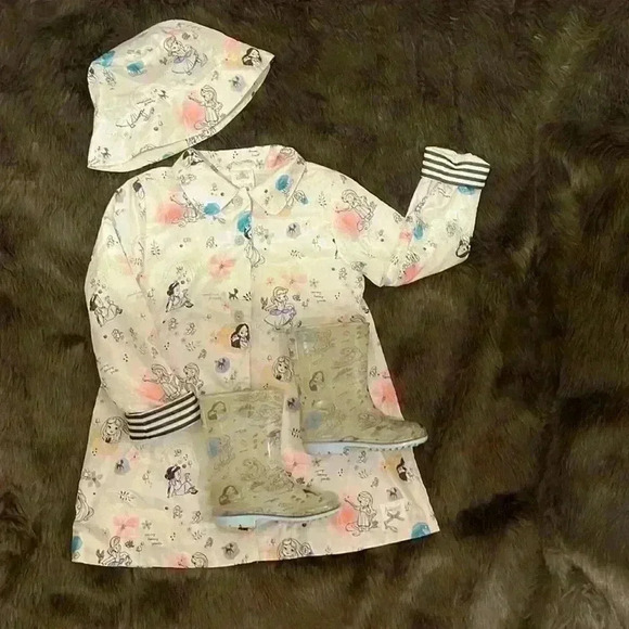 Disney Animators’ Collection Other - Disney Animators Collection Princess & Woodland Friends Rain Coat Set 5/6